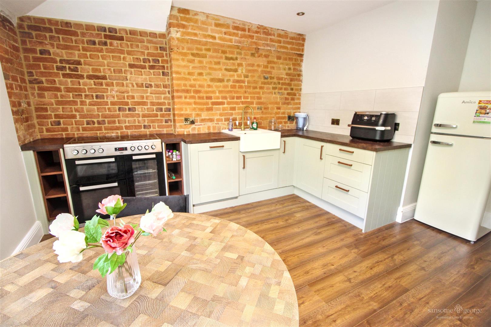 Trenthams Close, Purley On Thames, Reading